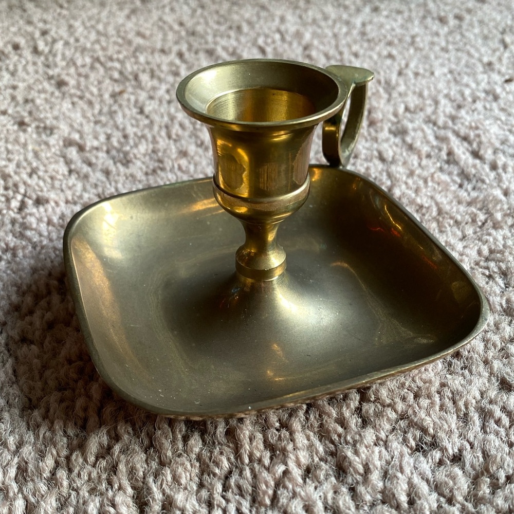 set of two vintage brass candlestick holders heavy gold cottagecore housewares - Picture 2 of 4